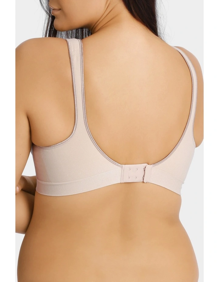 Playtex Comfort Revolution Flex Non-Padded Wirefree Bra Beige 2 Playtex Comfort Revolution Flex Non-Padded Wirefree Bra Beige - Image 2