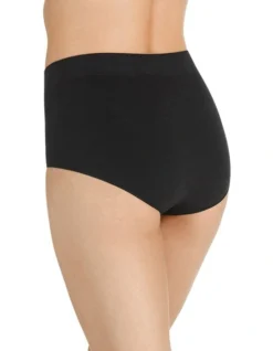 Bonds Comfy Tails Full Seamfree Brief In Black -Myer Clothing Shop 503346610 503345800 3 720x928 1