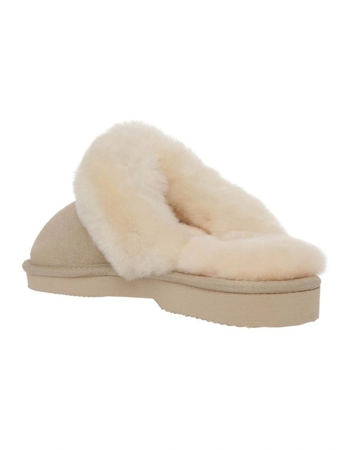 Doe Ugg Beige Slipper 3 Doe Ugg Beige Slipper - Image 3