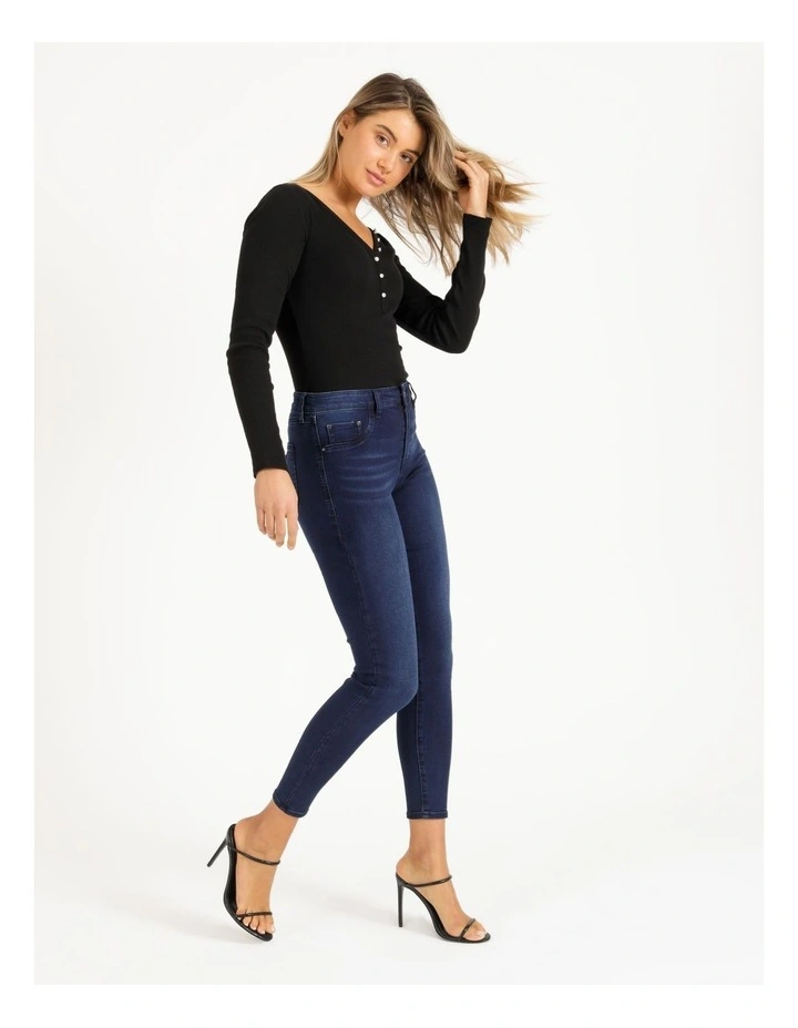 Guess 1981 High Waisted Skinny Jean Shanti Wash 3 Guess 1981 High Waisted Skinny Jean Shanti Wash - Image 3