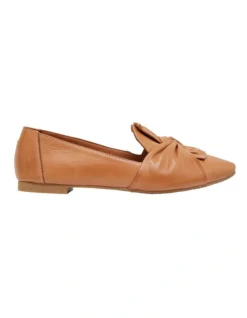 Rosco Flat Shoes In Tan Leather