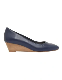 Henry Heeled Shoes In Navy Leather