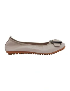 Pentagon Flat Shoes In Taupe Leather