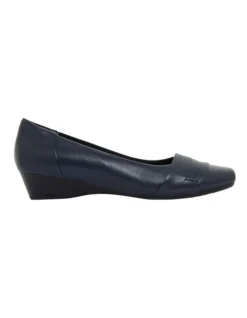 Saturn Heeled Shoes In Navy Leather