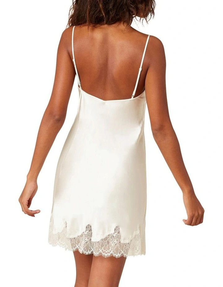 Simone Perele Nocturne Chemise In White 2 Simone Perele Nocturne Chemise In White - Image 2