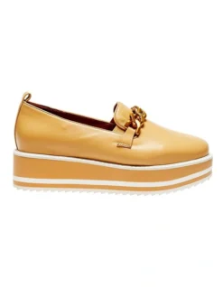 Oakland Camel Glove Flat Shoes