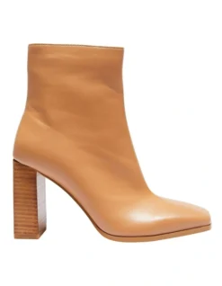 Dainty Boots In Dark Camel Smooth