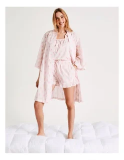 Chloe & Lola Kimono Sleeve Robe In Pink