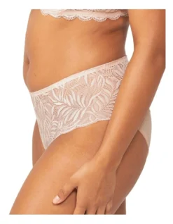 Triumph Essential Lace Maxi Brief In Baby Pink 6 Triumph Essential Lace Maxi Brief In Baby Pink -Myer Clothing Shop 930076930 930219490 3 720x928