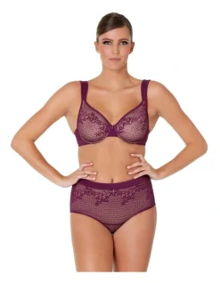 Smooth Lace Underwire Bra In Grape Wine