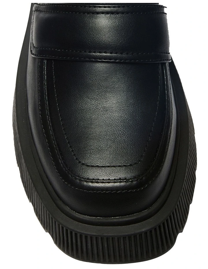 Tabloid Smooth Flat Shoes In Black 7 Tabloid Smooth Flat Shoes In Black - Image 7