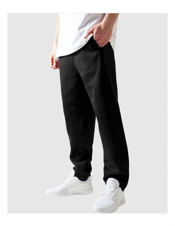 URBAN CLASSICS Heavyweight Sweatpants In Black 1 URBAN CLASSICS Heavyweight Sweatpants In Black