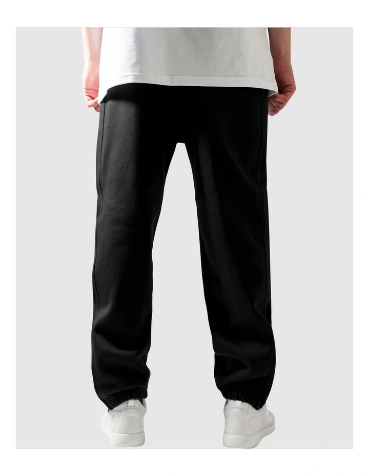 URBAN CLASSICS Heavyweight Sweatpants In Black 2 URBAN CLASSICS Heavyweight Sweatpants In Black - Image 2