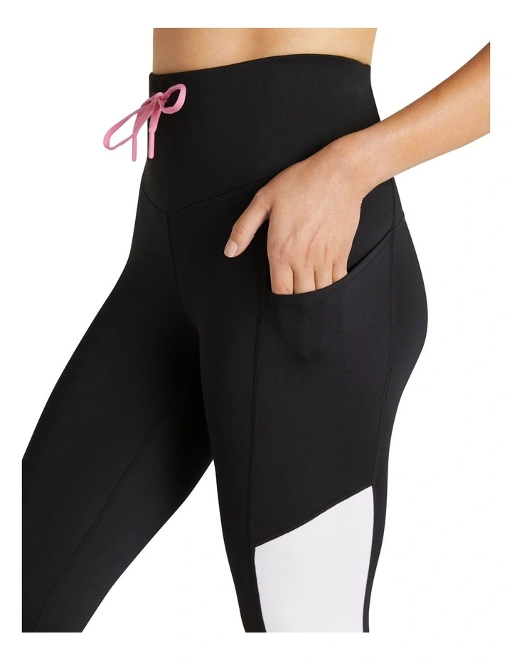 Taiga High Rise Pocket 7/8 Tights In Black 4 Taiga High Rise Pocket 7/8 Tights In Black - Image 4