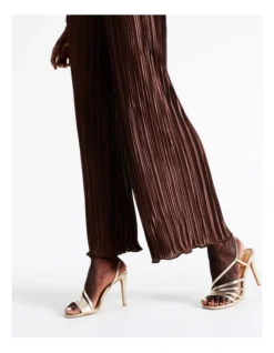 Wide Leg Plisse Pant In Bronze 13 Wide Leg Plisse Pant In Bronze -Myer Clothing Shop 962548930 7 720x928