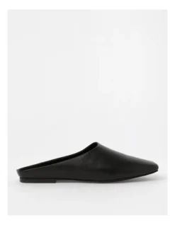 Basque Remington Flat Shoes In Black Leather