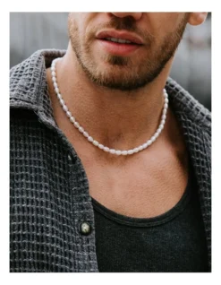 Tom Pearl Necklace In White 6 Tom Pearl Necklace In White -Myer Clothing Shop 965666620 3 720x928