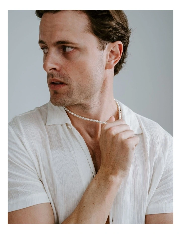 Tom Pearl Necklace In White 4 Tom Pearl Necklace In White - Image 4