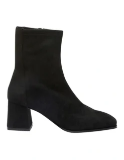 Suede Hampton Boots In Black Stretch