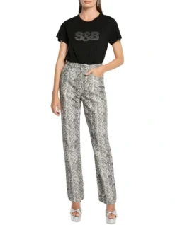 Headliner Tee In Black 8 Headliner Tee In Black -Myer Clothing Shop 981255340 3 720x928