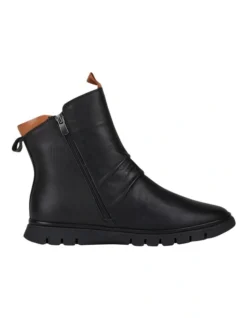 Chirp Leather Boot In Black