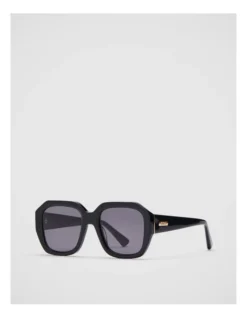 Jackie Sunglasses In Black -Myer Clothing Shop 992617390 3 720x928