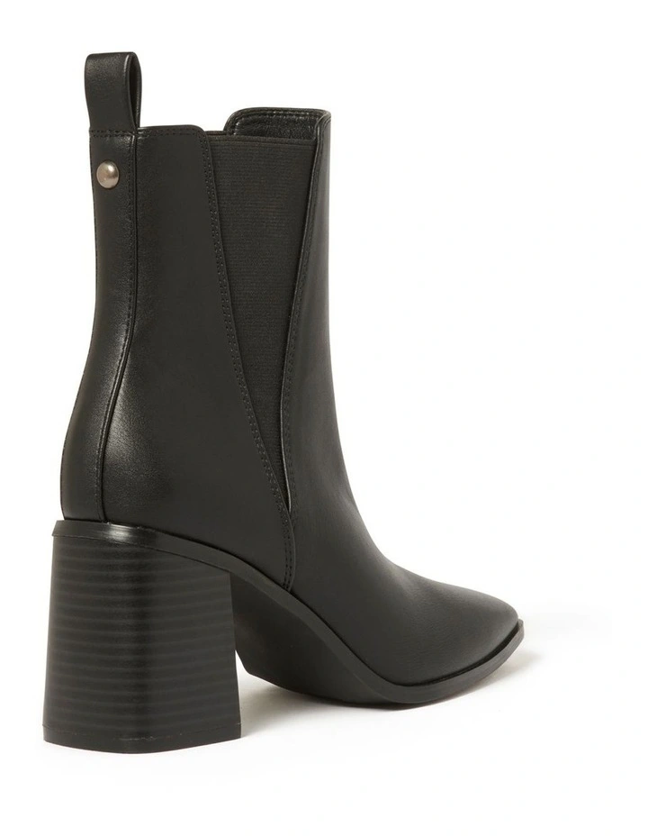 Forever New Hannah Gusset Boots In Black 2 Forever New Hannah Gusset Boots In Black - Image 2